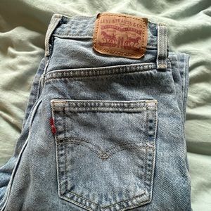 Levi’s ‘94 baggy jeans
